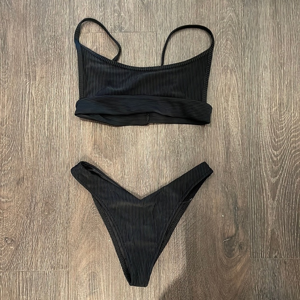 Frankie’s Bikini’s black bikini set